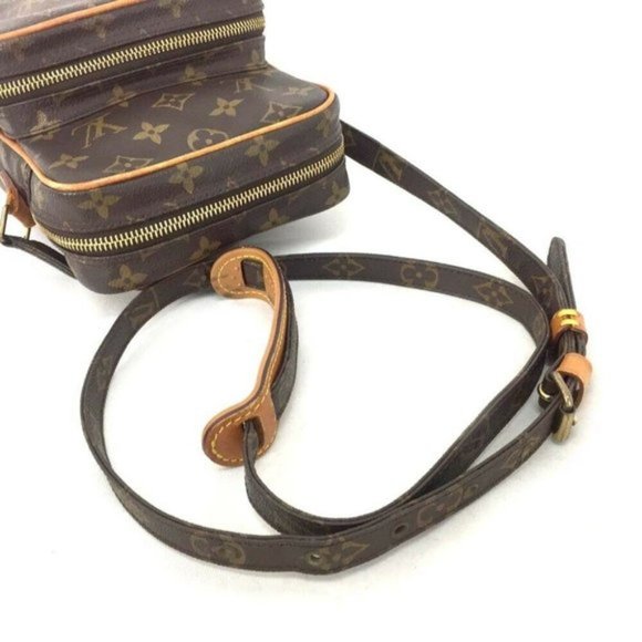 Louis Vuitton Monogram Amazone Crossbody Bag - Picture 7 of 11
